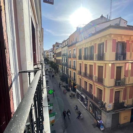 Hostal Oliver Madrid Bagian luar foto