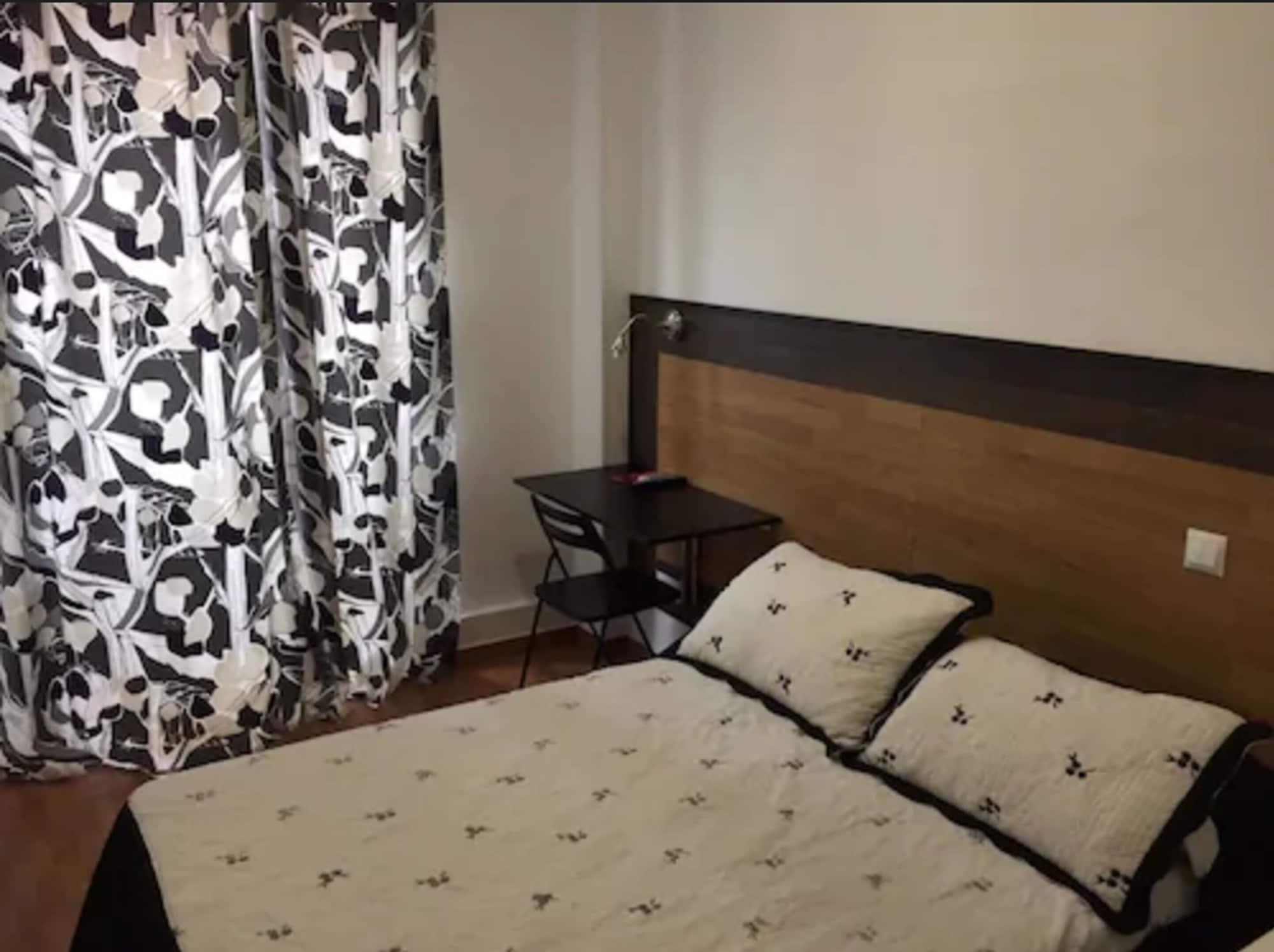 Hostal Oliver Madrid Bagian luar foto
