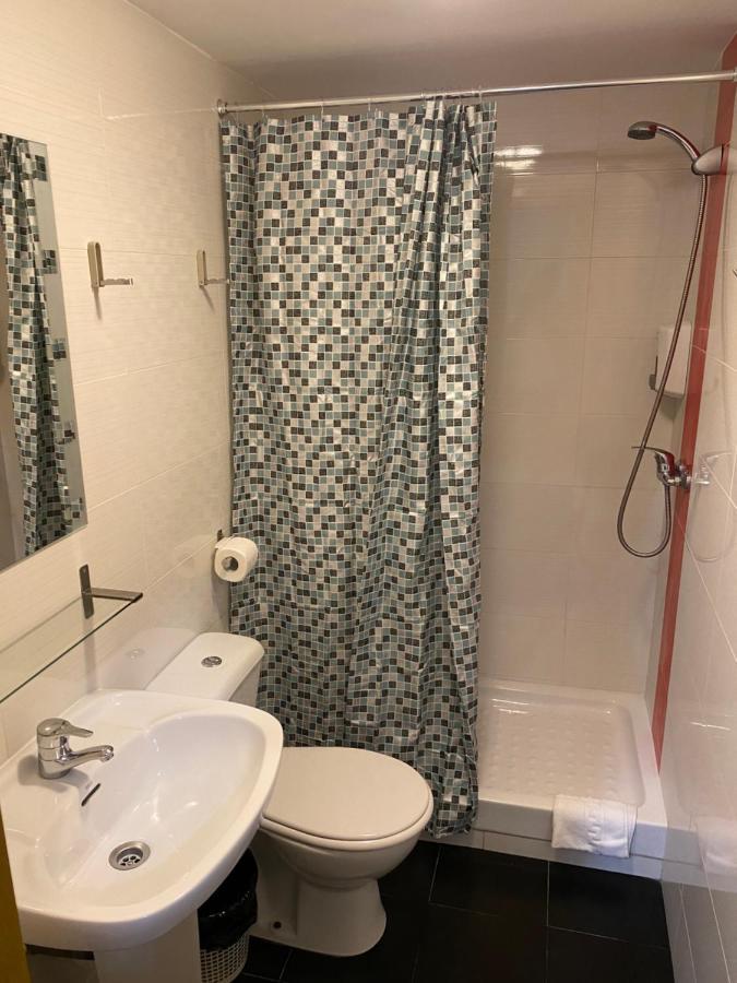 Hostal Oliver Madrid Bagian luar foto