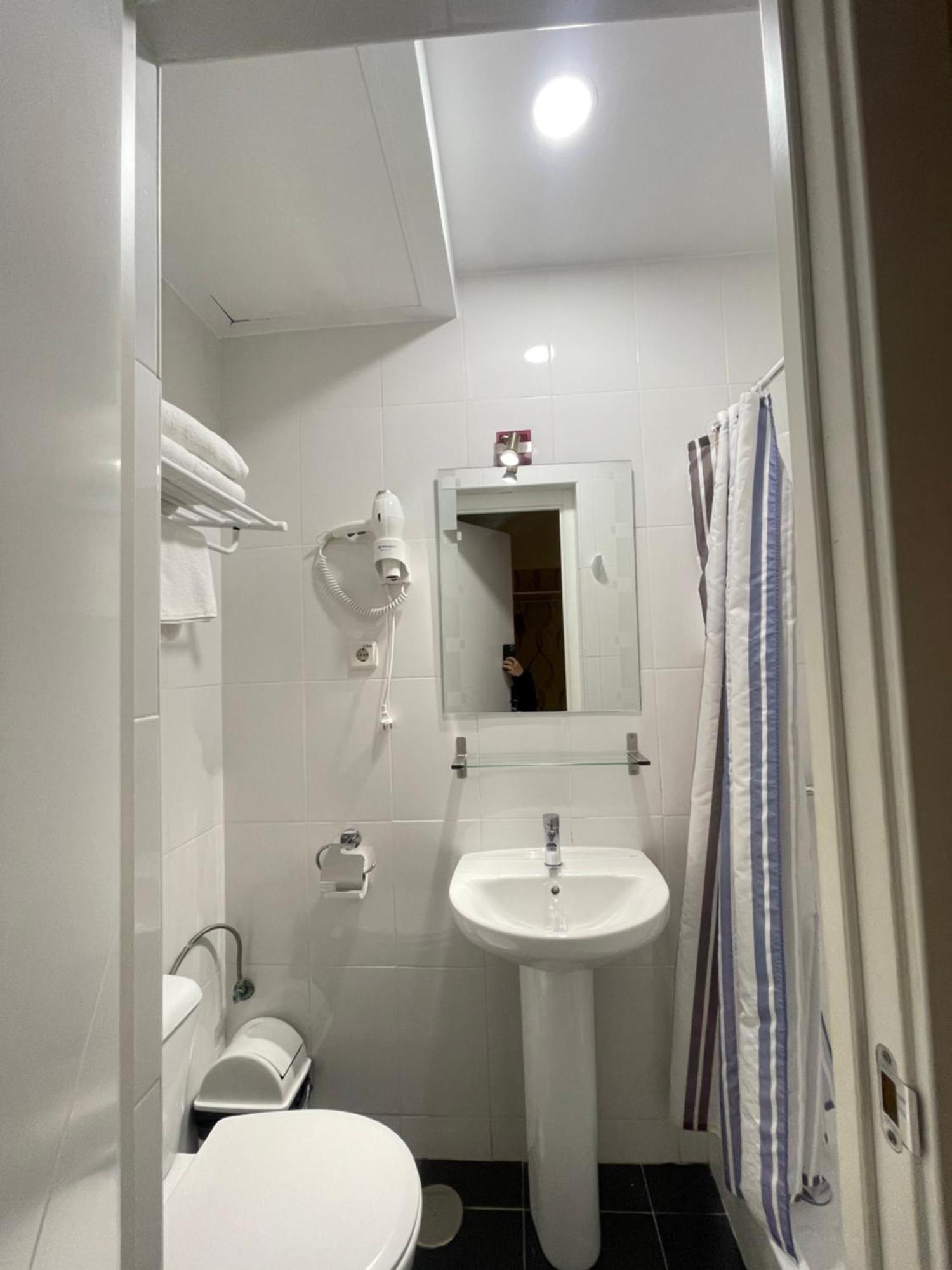 Hostal Oliver Madrid Bagian luar foto